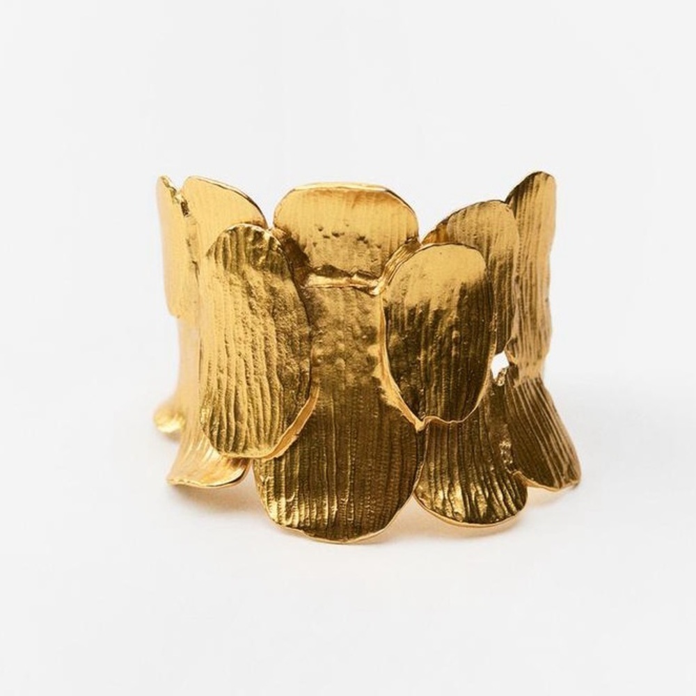 NWT. Zara Golden Metal Bracelet with Embossed Petals.